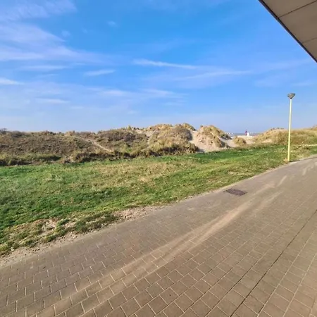 On Belgian Coast With Sea View Остдёйнкерке